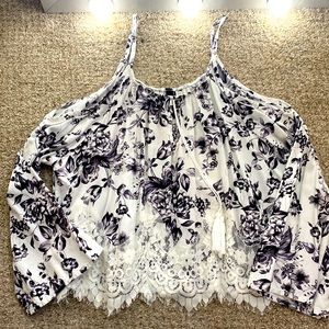 Women’s Small Black, White, & Lace Floral Top Summer